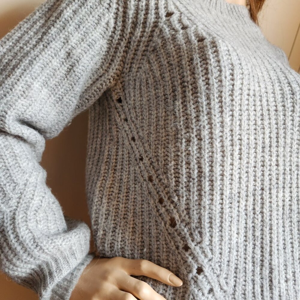 Chunky Soft Grey Wool Blend Knitted Pullover Crew Sweater Size Small - Picture 3 of 11
